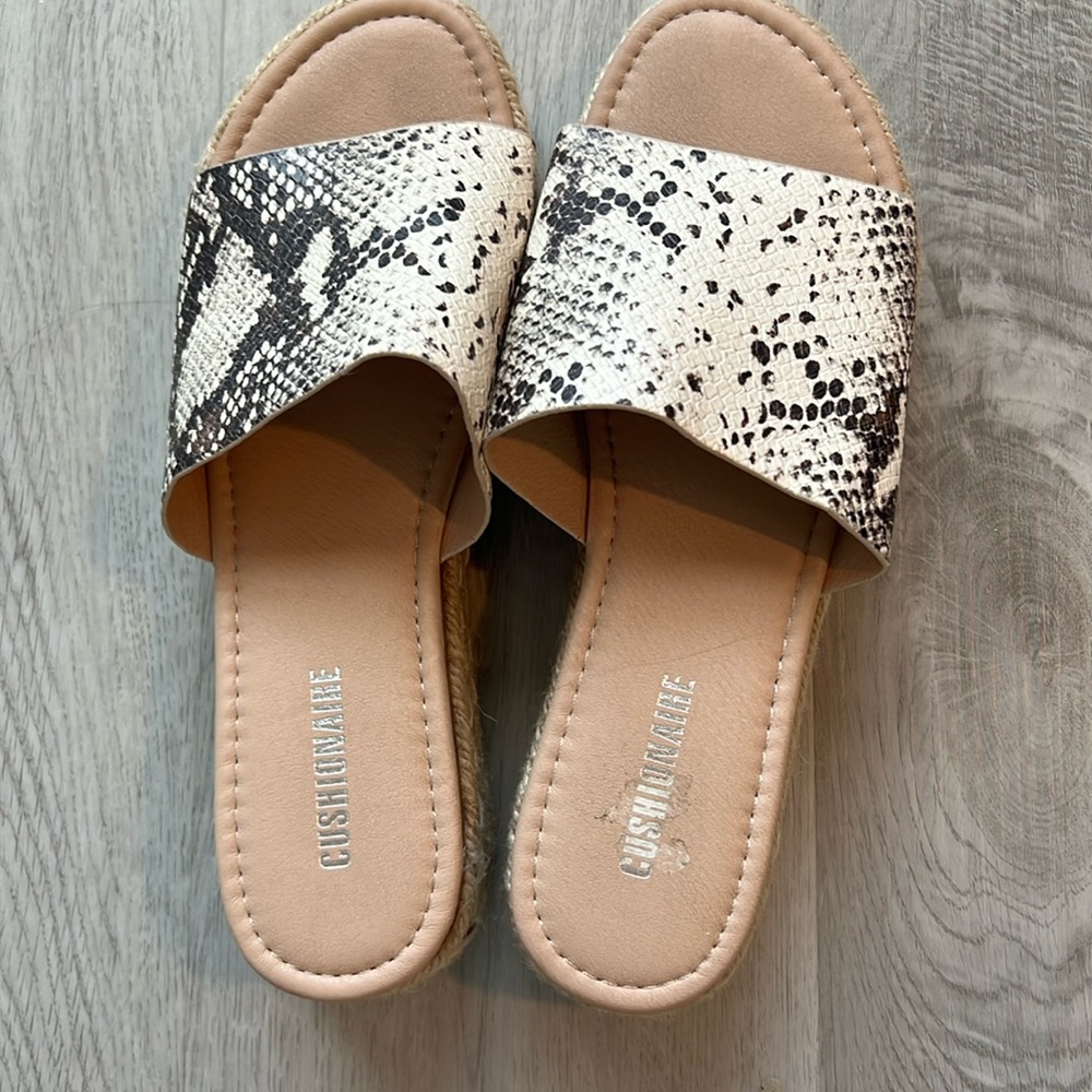 Women’s platform sandals